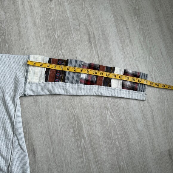 Free People We The Free Top Grey Striped Patchwork Sleeve Thermal Raw Hem Size S - Picture 11 of 11